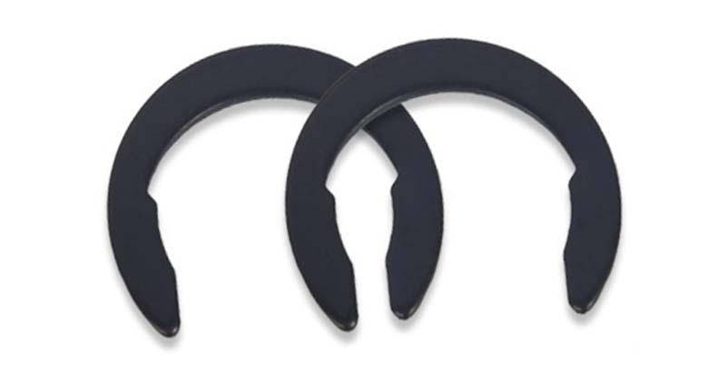 High precision spring retaining ring